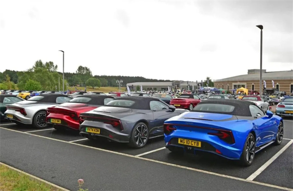 技術(shù)破局、全球突圍！上汽以改革深功鑄就“九連漲”硬核答卷