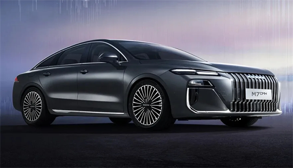 剛過(guò)去的一個(gè)月 上汽啟幕了一場(chǎng)聲勢(shì)浩大的產(chǎn)品和技術(shù)的密集發(fā)布