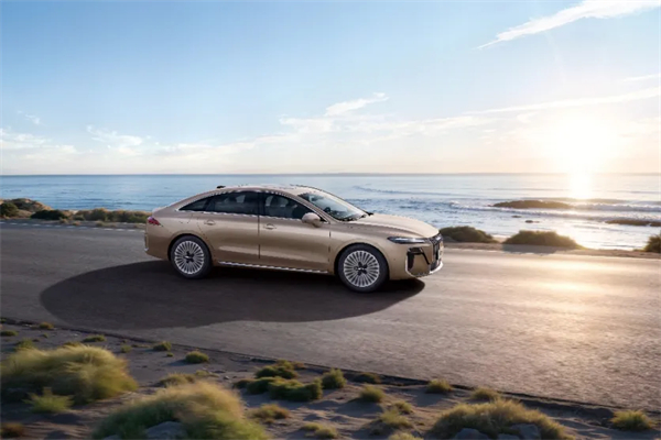 榮威M7 DMH：既要“大美好”，也要“真智能”