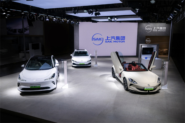 “內(nèi)核”超穩(wěn)的上汽，帶著行業(yè)老大的氣勢回歸