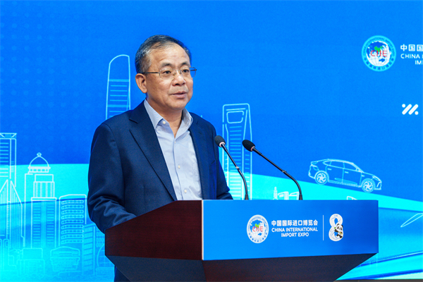 上汽集團向進博會交付750輛“政要接待用車”