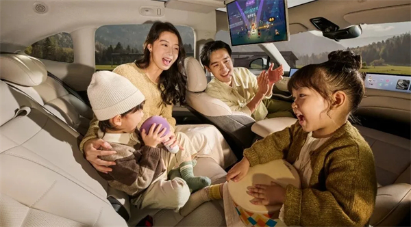 升艙不加價(jià)！“滿配SUV”全新智己LS6劇院版上市，權(quán)益價(jià)21.99萬(wàn)~28.29萬(wàn)元