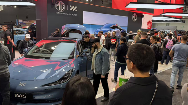 智己汽車正式登陸澳大利亞，雙車閃耀墨爾本車展