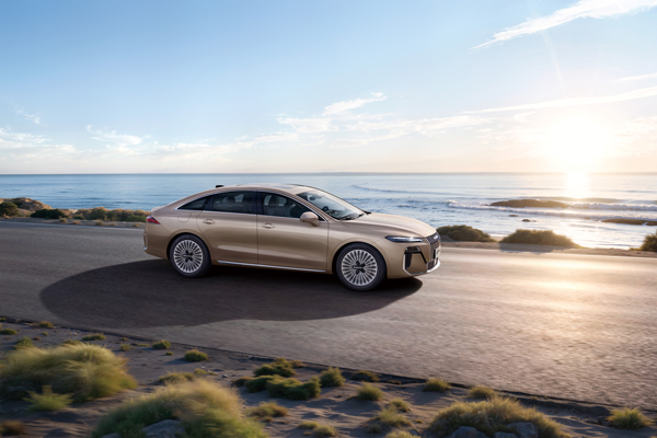 榮威M7 DMH重磅上市，限時美好價8.58萬元起享新能源時代家轎王